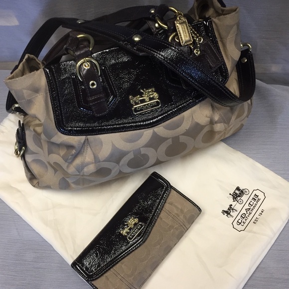Coach Handbags - Coach Purse & Wallet